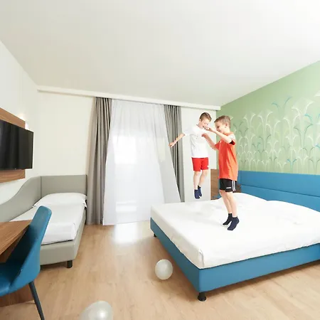 Palace Zingonia Верделлино